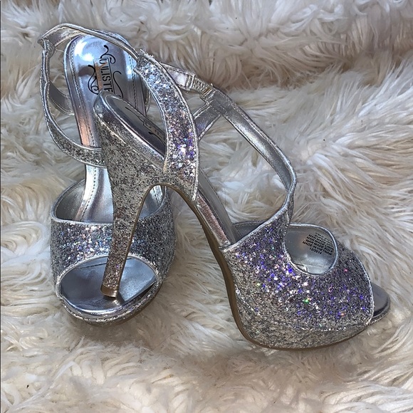 Silver sparkling heels - Picture 2 of 4